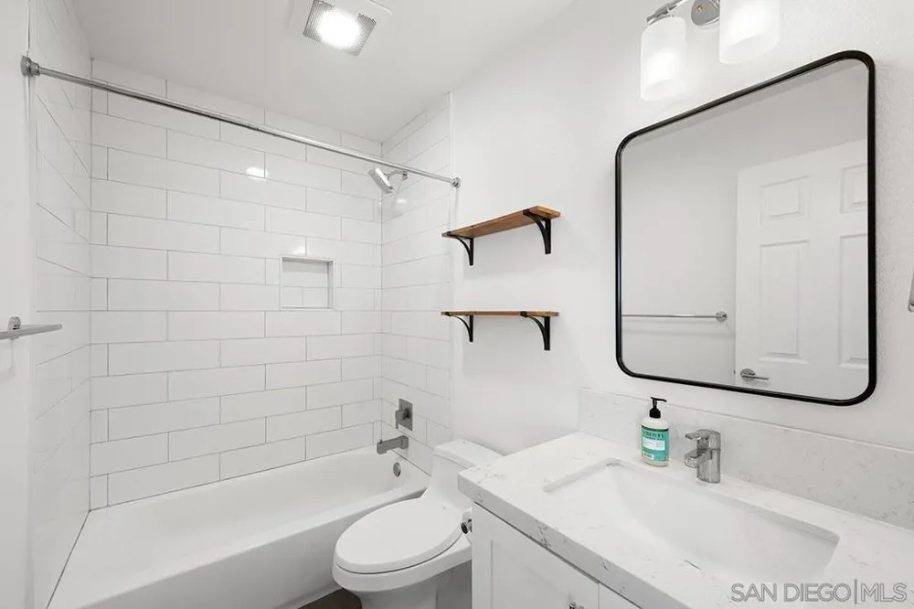 6645 Canyon Rim Row #200 San Diego, CA 92111