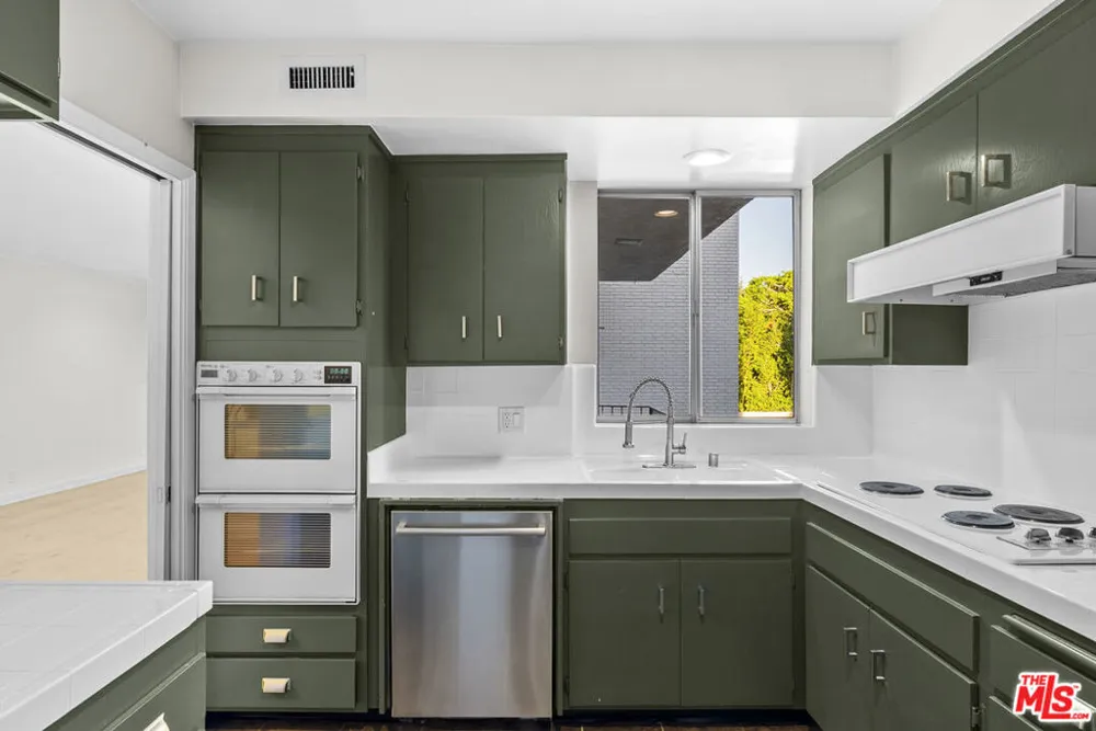 7309 Franklin Avenue #306 Los Angeles, CA 90046