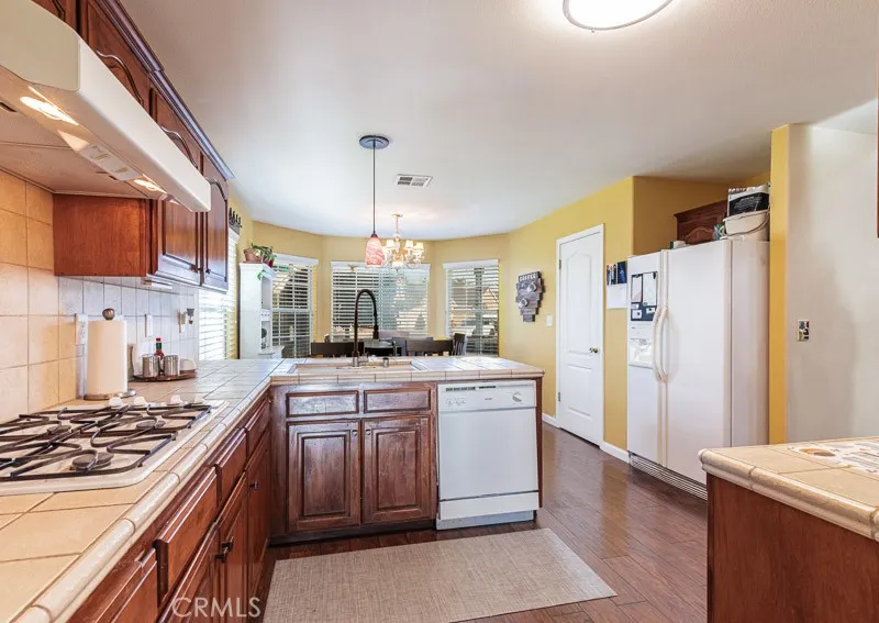 2757 E Jon Fresno, CA 93720