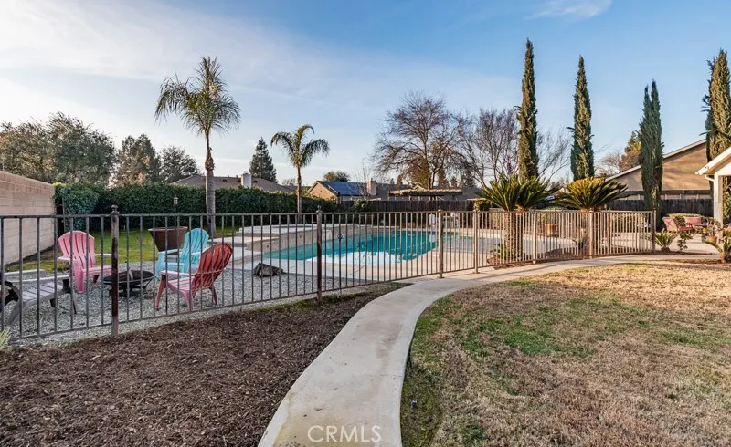 2757 E Jon Fresno, CA 93720