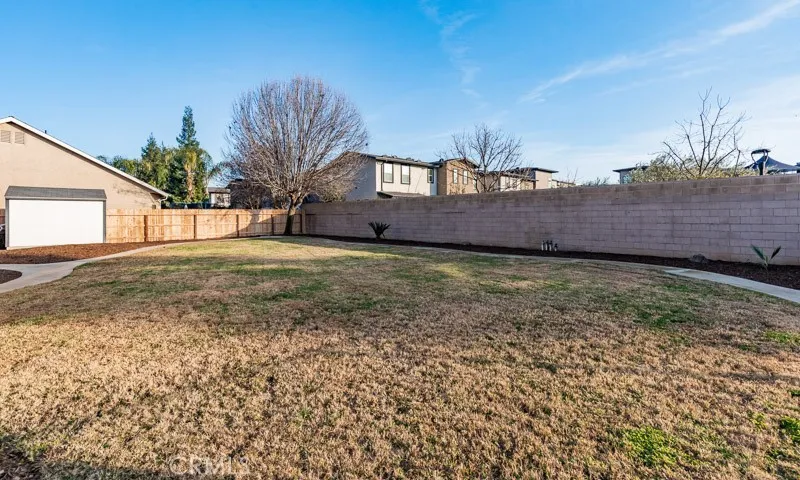 2757 E Jon Fresno, CA 93720