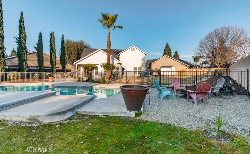 2757 E Jon Fresno, CA 93720
