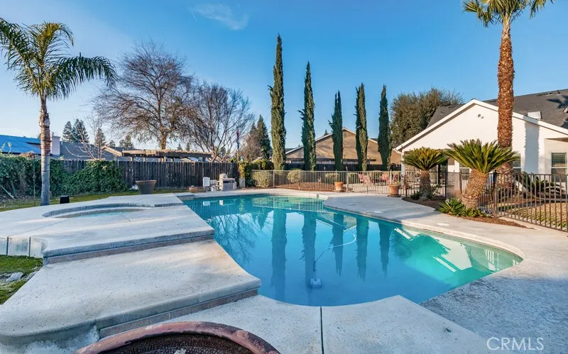 2757 E Jon Fresno, CA 93720