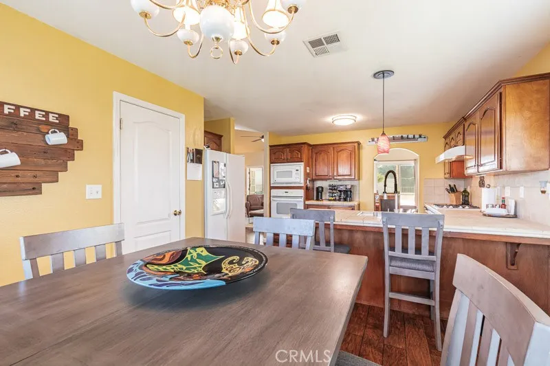 2757 E Jon Fresno, CA 93720