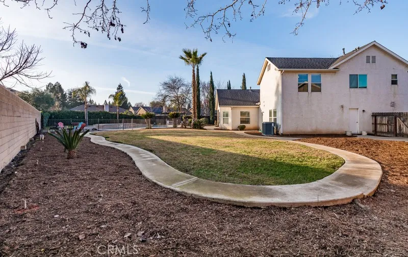 2757 E Jon Fresno, CA 93720