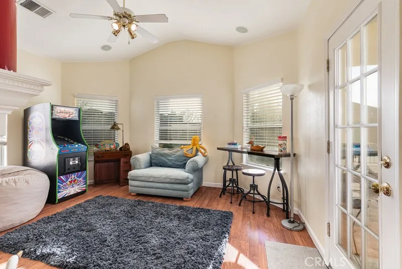 2757 E Jon Fresno, CA 93720