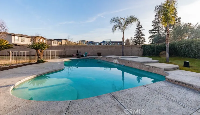 2757 E Jon Fresno, CA 93720