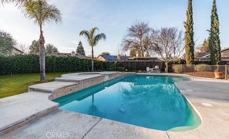 2757 E Jon Fresno, CA 93720
