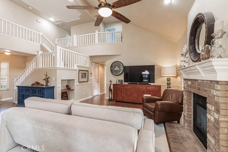 2757 E Jon Fresno, CA 93720