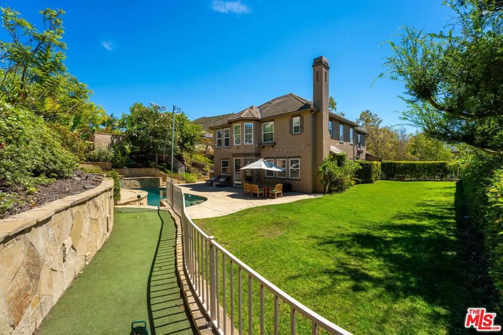 4567 Via Mariano Thousand Oaks, CA 91320