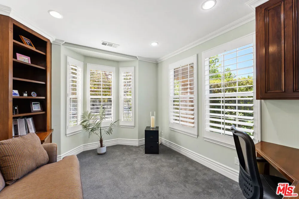 4567 Via Mariano Thousand Oaks, CA 91320