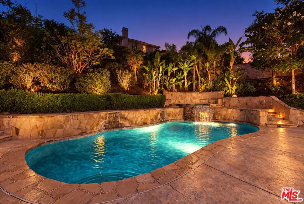 4567 Via Mariano Thousand Oaks, CA 91320