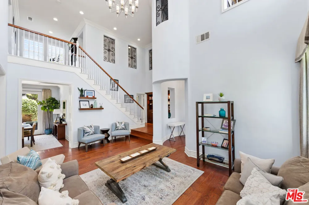 4567 Via Mariano Thousand Oaks, CA 91320