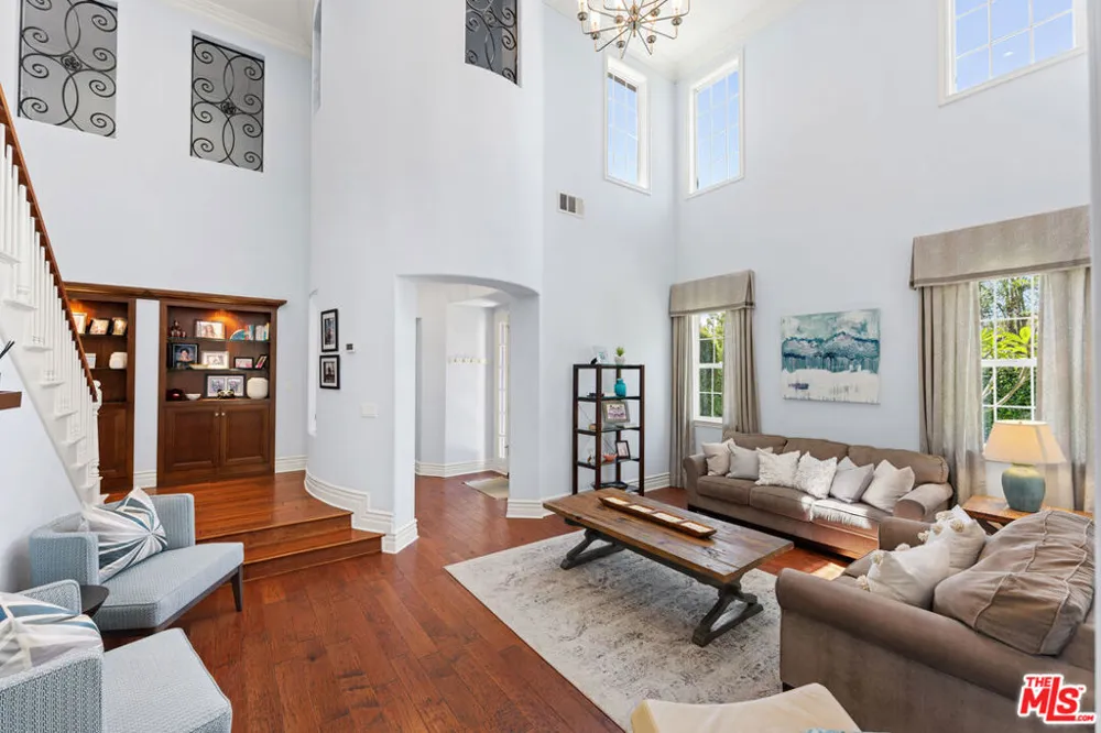 4567 Via Mariano Thousand Oaks, CA 91320