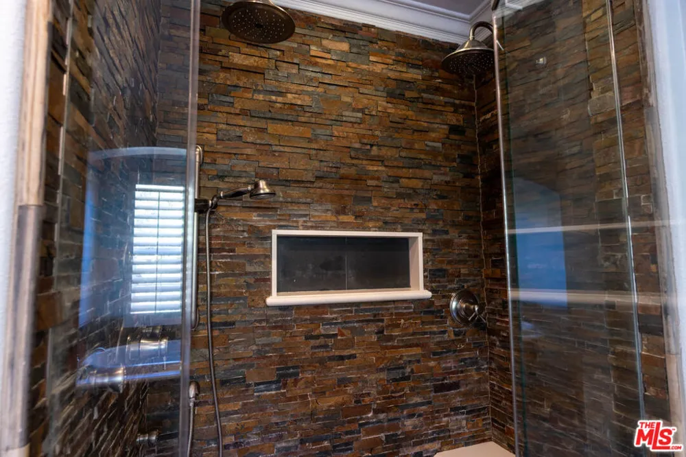 4567 Via Mariano Thousand Oaks, CA 91320