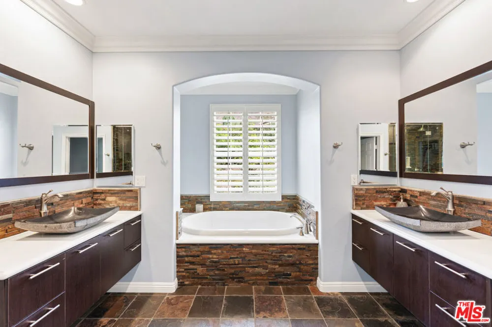 4567 Via Mariano Thousand Oaks, CA 91320