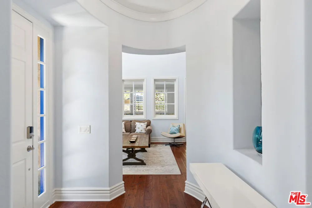 4567 Via Mariano Thousand Oaks, CA 91320