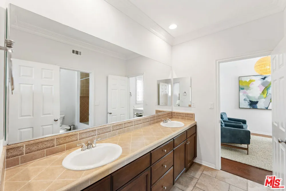 4567 Via Mariano Thousand Oaks, CA 91320