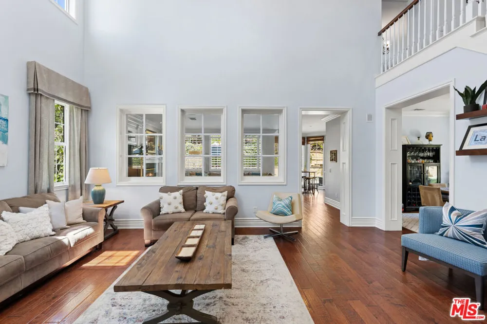 4567 Via Mariano Thousand Oaks, CA 91320