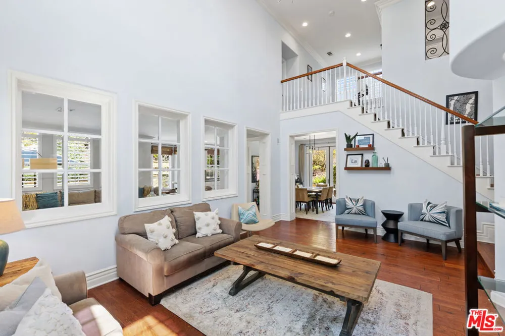 4567 Via Mariano Thousand Oaks, CA 91320