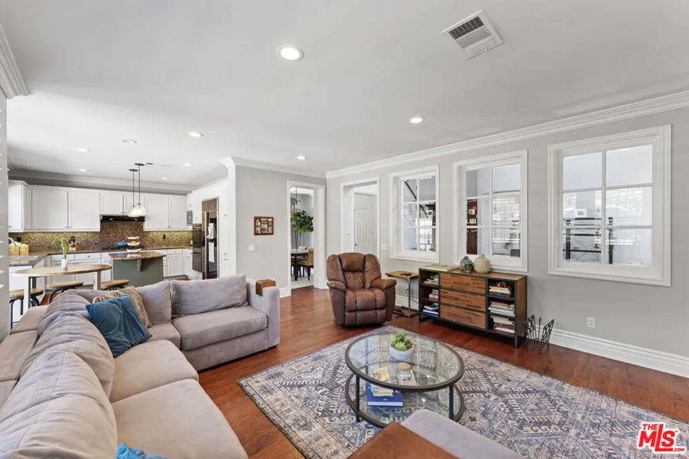 4567 Via Mariano Thousand Oaks, CA 91320