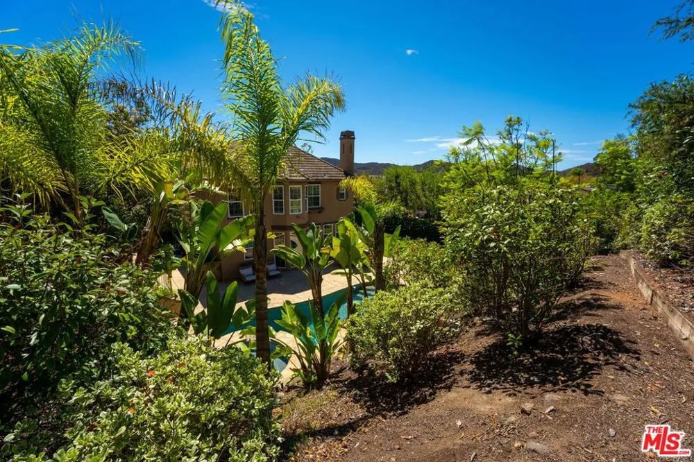 4567 Via Mariano Thousand Oaks, CA 91320
