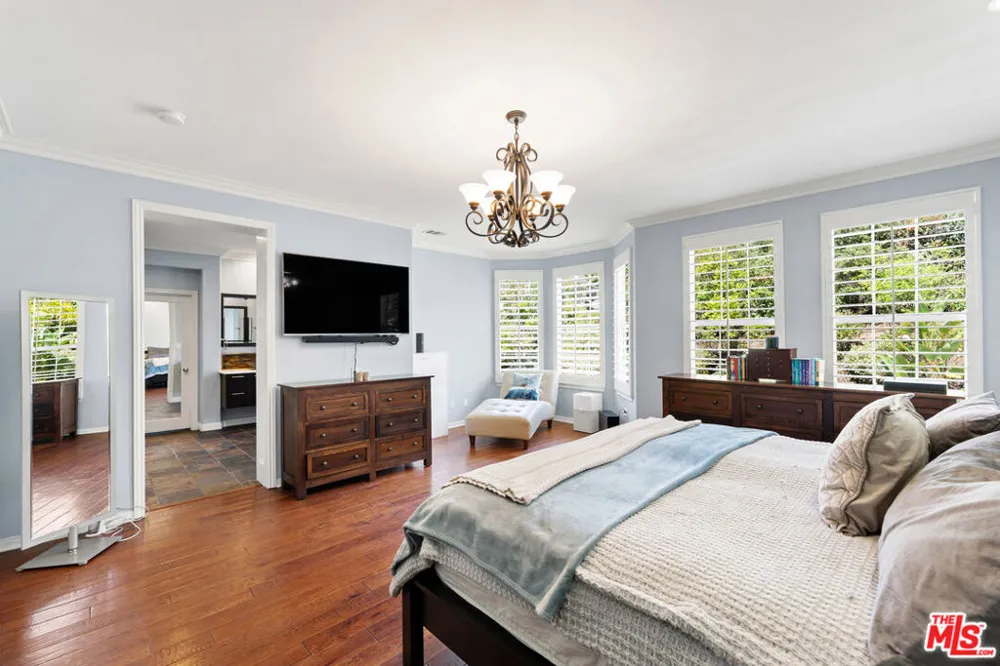 4567 Via Mariano Thousand Oaks, CA 91320