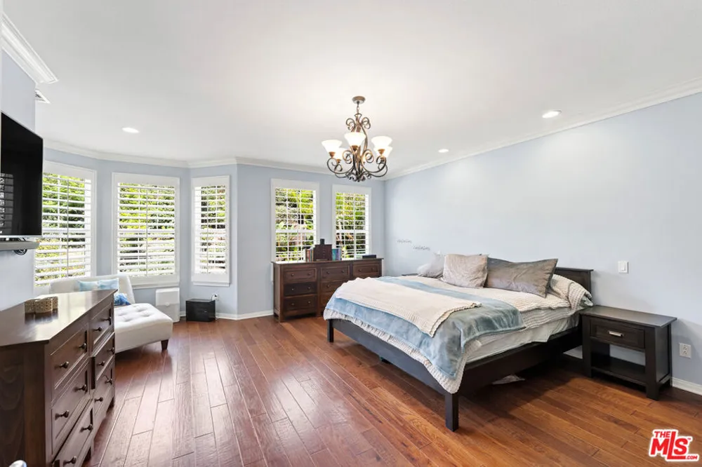 4567 Via Mariano Thousand Oaks, CA 91320