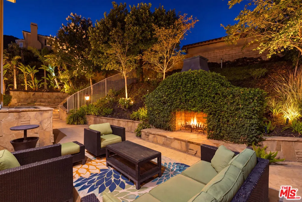 4567 Via Mariano Thousand Oaks, CA 91320