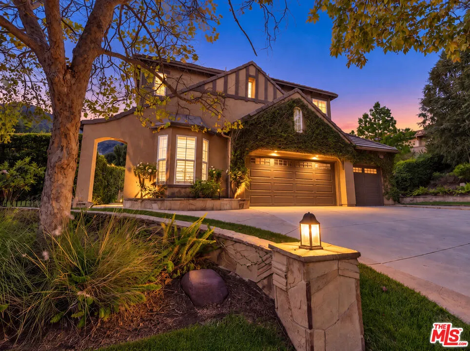 4567 Via Mariano Thousand Oaks, CA 91320