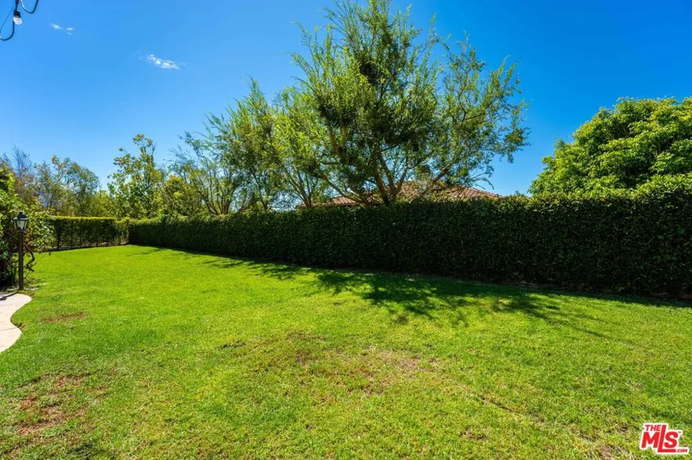 4567 Via Mariano Thousand Oaks, CA 91320