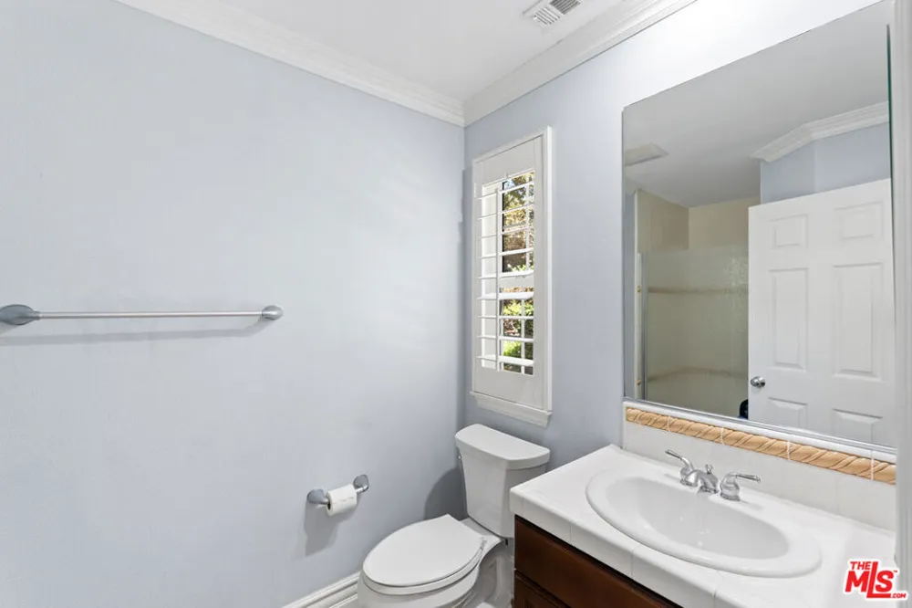 4567 Via Mariano Thousand Oaks, CA 91320