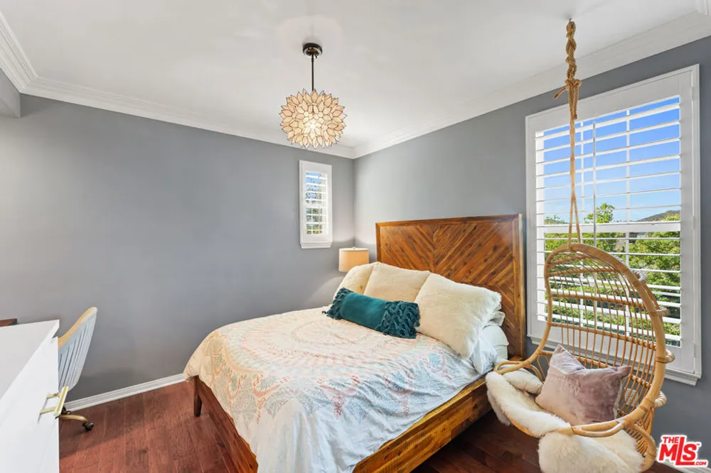 4567 Via Mariano Thousand Oaks, CA 91320