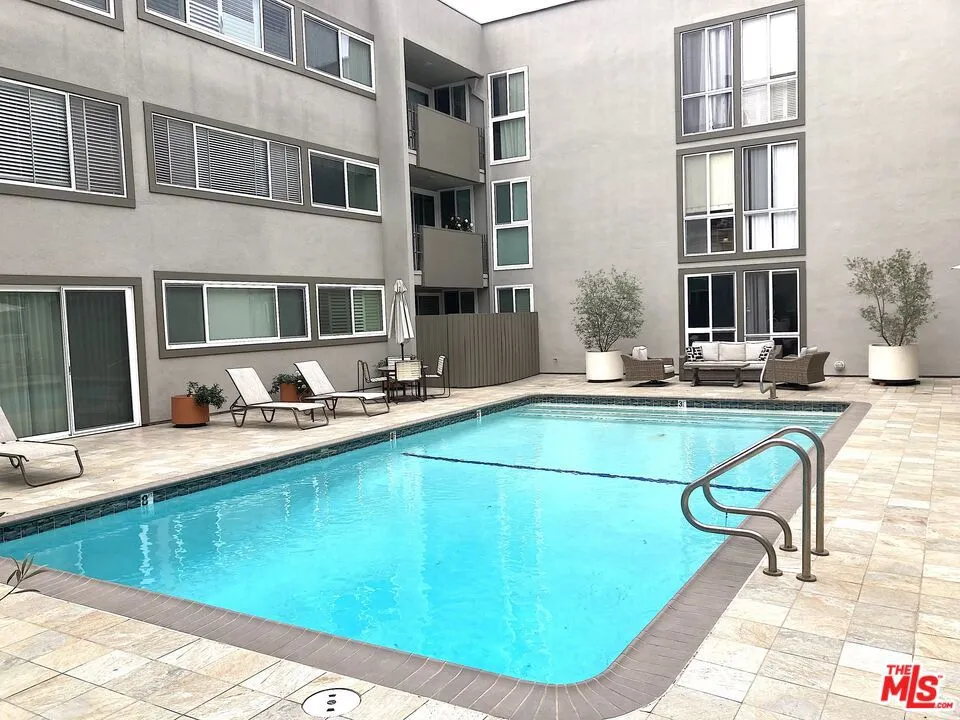 1025 Kings Road #313 West Hollywood, CA 90069