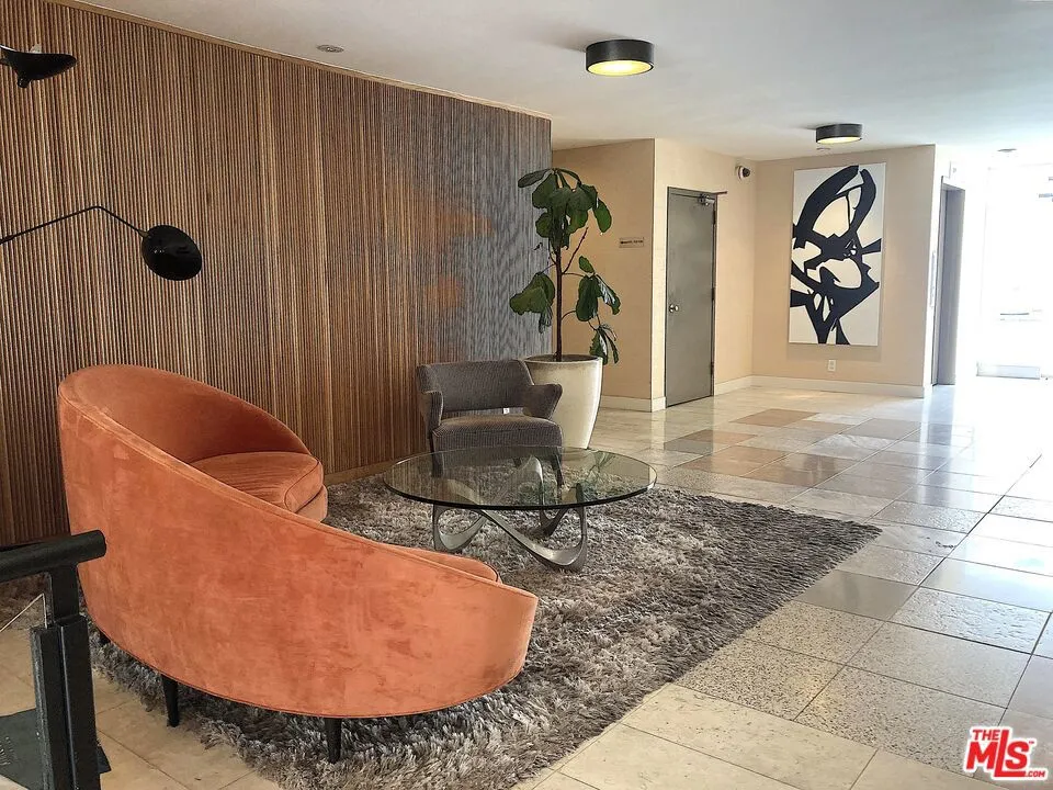 1025 Kings Road #313 West Hollywood, CA 90069