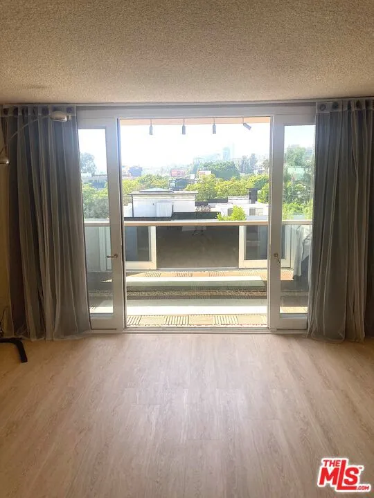 1025 Kings Road #313 West Hollywood, CA 90069