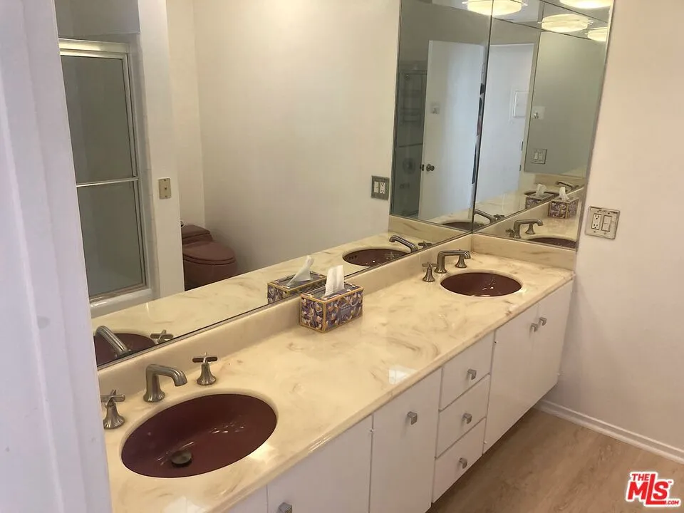 1025 Kings Road #313 West Hollywood, CA 90069
