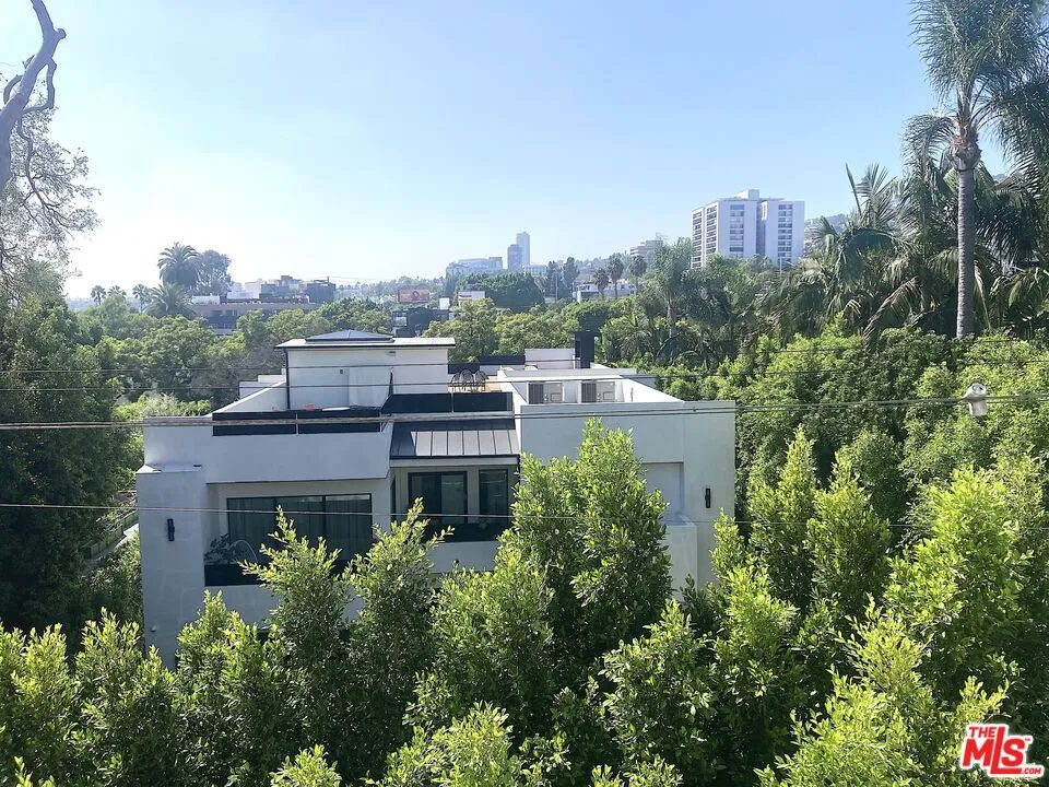 1025 Kings Road #313 West Hollywood, CA 90069