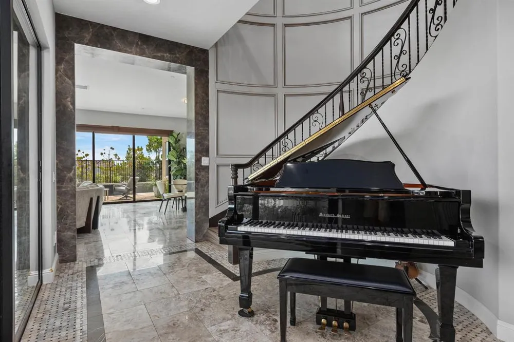 4721 BORDEN COURT Carlsbad, CA 92010