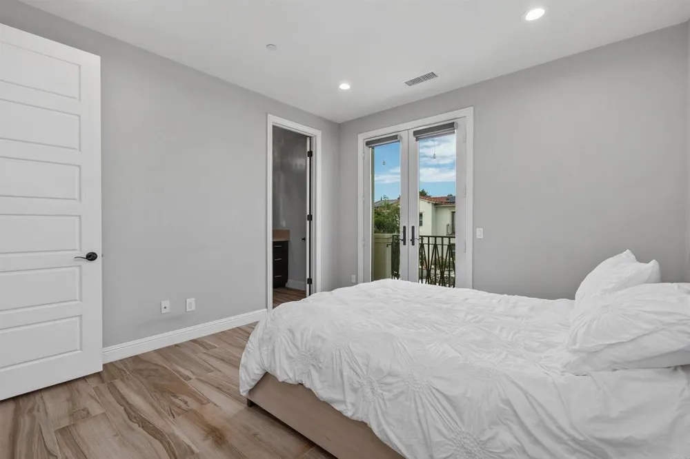 4721 BORDEN COURT Carlsbad, CA 92010