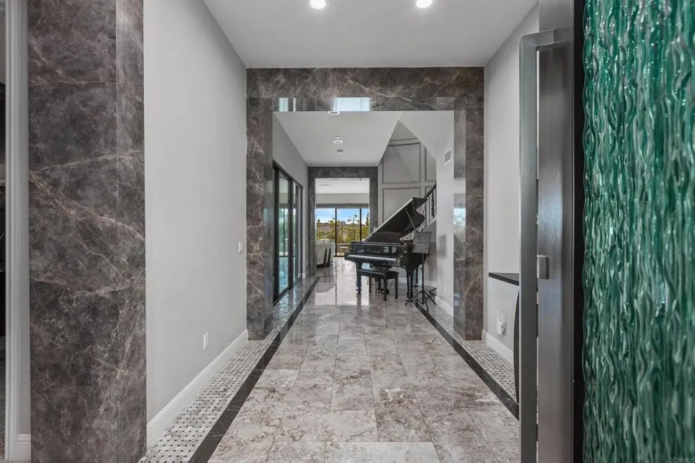 4721 BORDEN COURT Carlsbad, CA 92010