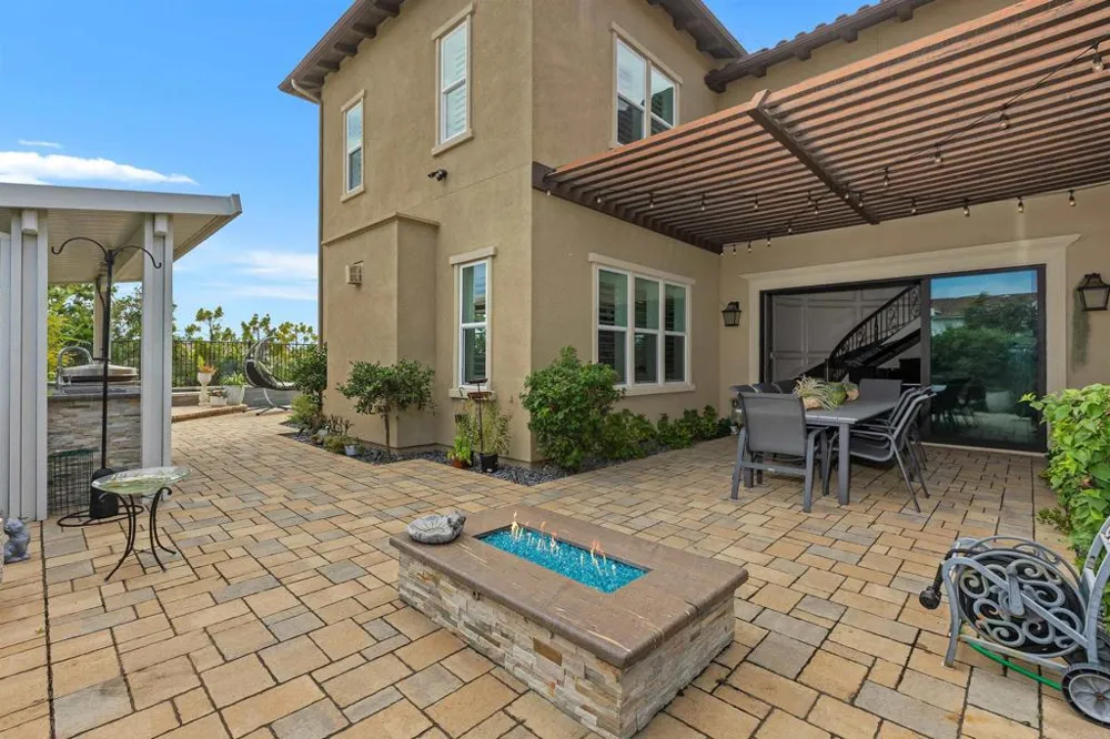 4721 BORDEN COURT Carlsbad, CA 92010