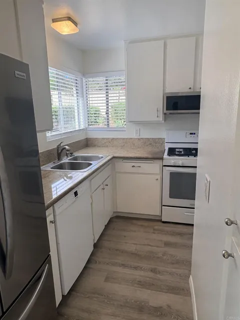 4749 Canterbury Court