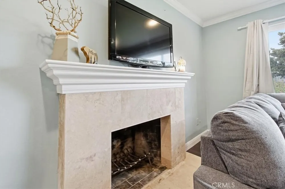 228 W Hacienda Corona, CA 92882