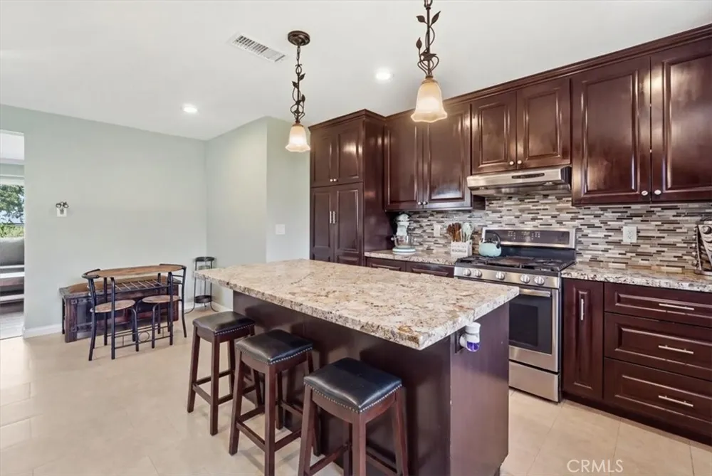 228 W Hacienda Corona, CA 92882
