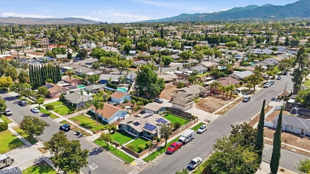 228 W Hacienda Corona, CA 92882