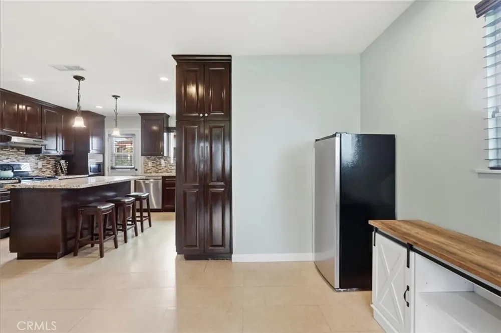 228 W Hacienda Corona, CA 92882
