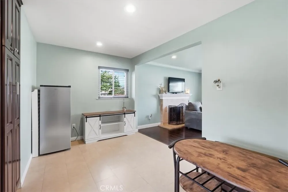 228 W Hacienda Corona, CA 92882