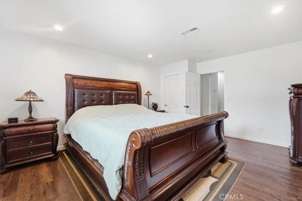 228 W Hacienda Corona, CA 92882