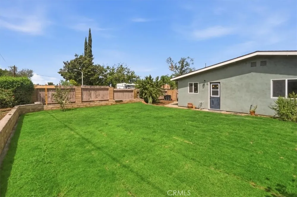 228 W Hacienda Corona, CA 92882